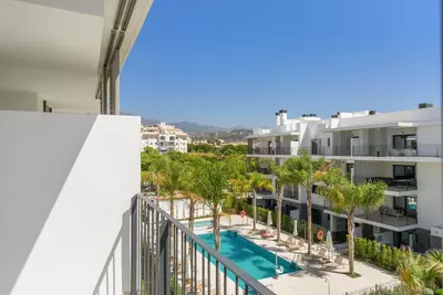 Middle Floor Apartment in Estepona