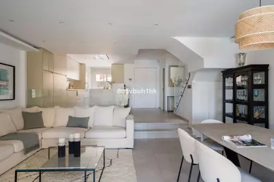 Townhouse in Casares