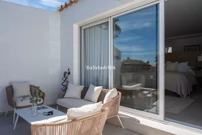 Townhouse in Casares