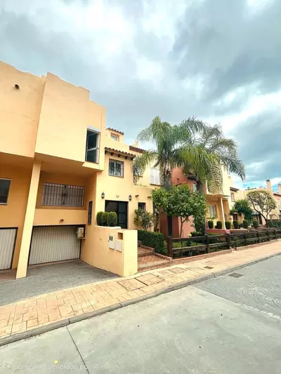 Townhouse in Nueva Andalucía
