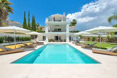 Detached Villa in Nueva Andalucía