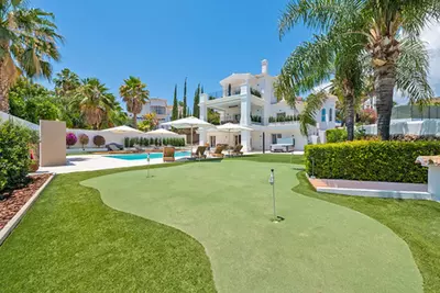 Detached Villa in Nueva Andalucía