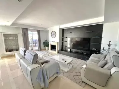 Duplex in Nueva Andalucía