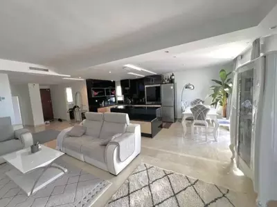 Duplex in Nueva Andalucía