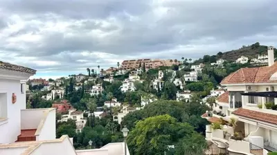 Duplex in Nueva Andalucía