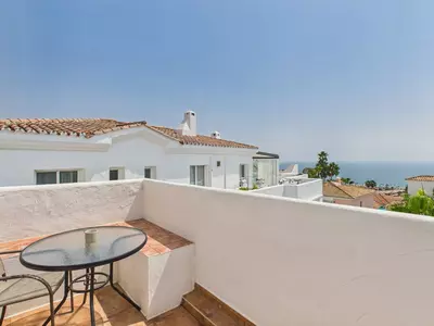 Middle Floor Apartment in Manilva