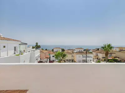 Middle Floor Apartment in Manilva