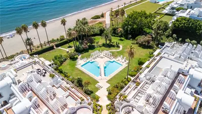 Middle Floor Apartment in Estepona