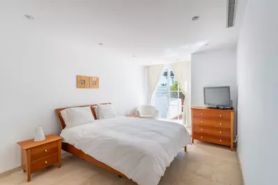 Middle Floor Apartment in Estepona