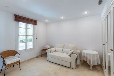 Middle Floor Apartment in Estepona