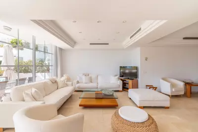 Middle Floor Apartment in Estepona