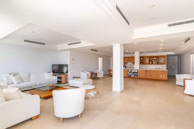 Middle Floor Apartment in Estepona