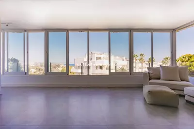 Middle Floor Apartment in Río Real