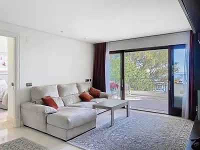 Middle Floor Apartment in Estepona