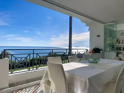 Middle Floor Apartment in Estepona