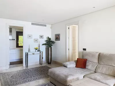 Middle Floor Apartment in Estepona