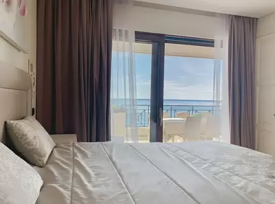 Middle Floor Apartment in Estepona