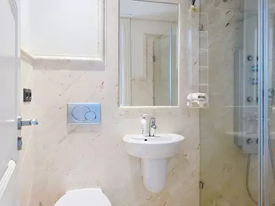 Middle Floor Apartment in Estepona