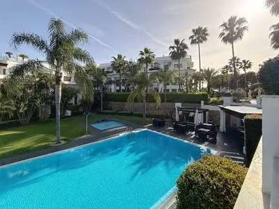 Middle Floor Apartment in Estepona