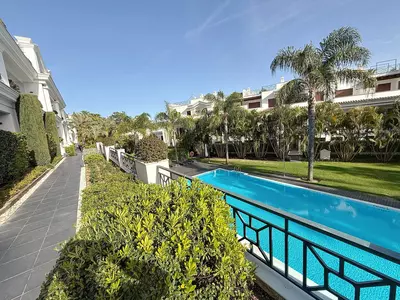 Middle Floor Apartment in Estepona