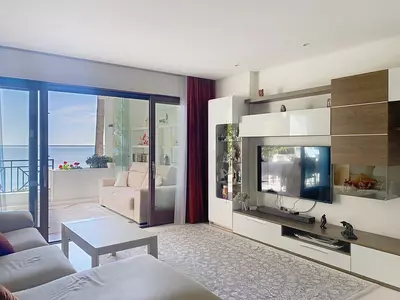 Middle Floor Apartment in Estepona