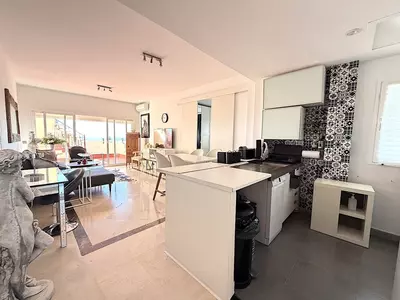 Top Floor Apartment in Bel Air