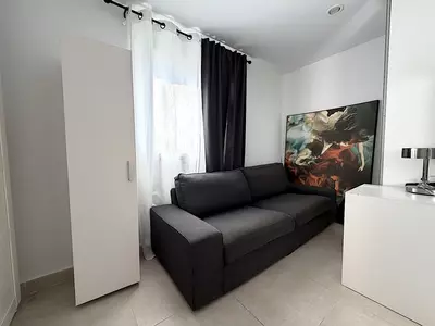 Top Floor Apartment in Bel Air