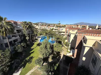 Top Floor Apartment in Bel Air