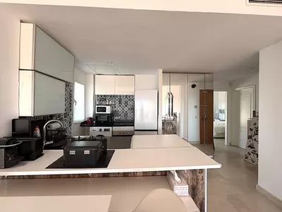 Top Floor Apartment in Bel Air