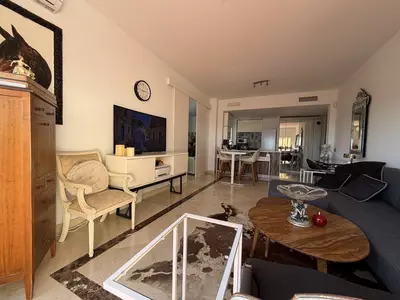 Top Floor Apartment in Bel Air