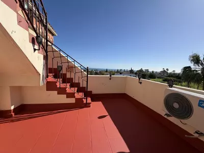 Top Floor Apartment in Bel Air