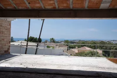 Detached Villa in El Paraiso