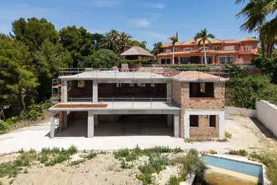 Detached Villa in El Paraiso