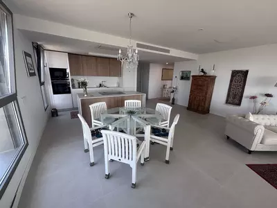 Middle Floor Apartment in Selwo