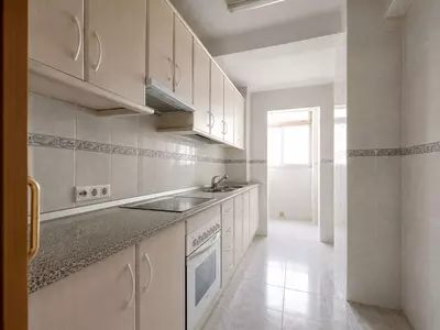 Middle Floor Apartment in Estepona