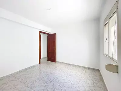 Middle Floor Apartment in Estepona