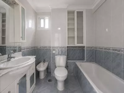 Middle Floor Apartment in Estepona
