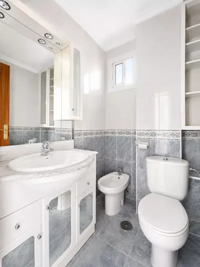 Middle Floor Apartment in Estepona