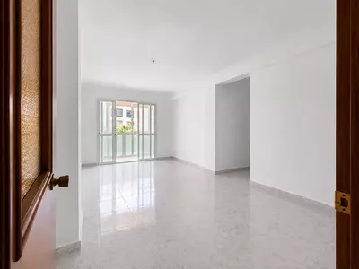 Middle Floor Apartment in Estepona