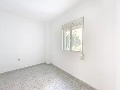 Middle Floor Apartment in Estepona