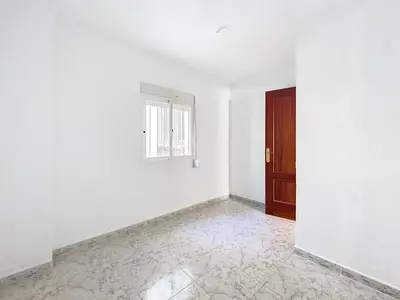Middle Floor Apartment in Estepona