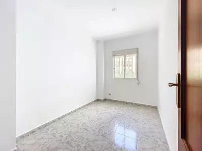 Middle Floor Apartment in Estepona