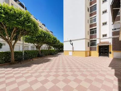 Middle Floor Apartment in Estepona