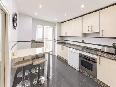 Middle Floor Apartment in Estepona
