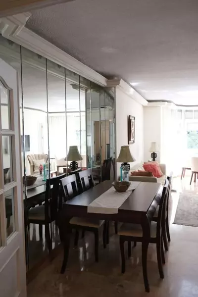 Middle Floor Apartment in Marbella