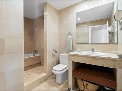 Middle Floor Apartment in Manilva