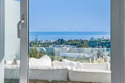 Middle Floor Apartment in Cancelada
