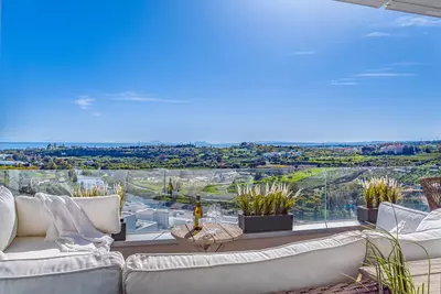 Middle Floor Apartment in Cancelada