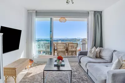 Middle Floor Apartment in Cancelada