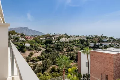 Middle Floor Apartment in Benahavís
